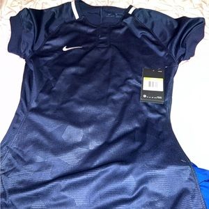 Womens nike shirt new